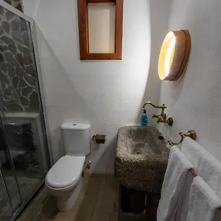 Quinta Da Coitada - Local Farm stay *
